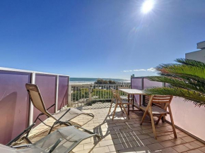 Appartement T3 en duplex avec terrasse, face à la plage, climatisé, Wifi, parking privé - FR-1-715-96